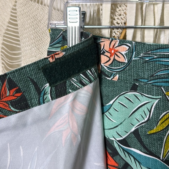 RipSkirt Hawaii Colorful Leaf and Hawaiian Floral Print Wrap Ski Size Small - Picture 8 of 11